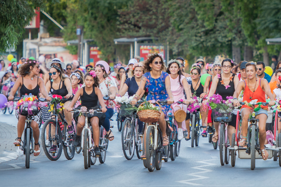Gelibolu’da ilk kez ‘Süslü Kadınlar Bisiklet Turu’ yapıldı