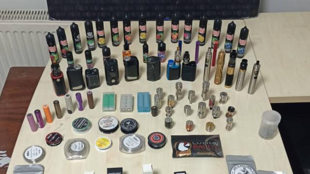 Çanakkale’de 496 parça elektronik sigara malzemesi ele geçirildi