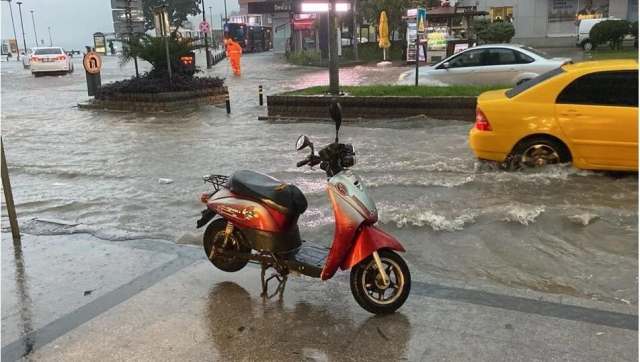 Çanakkale’de beklenen sağanak yağış nedeniyle motosikletlerin trafiğe çıkışı yasaklandı
