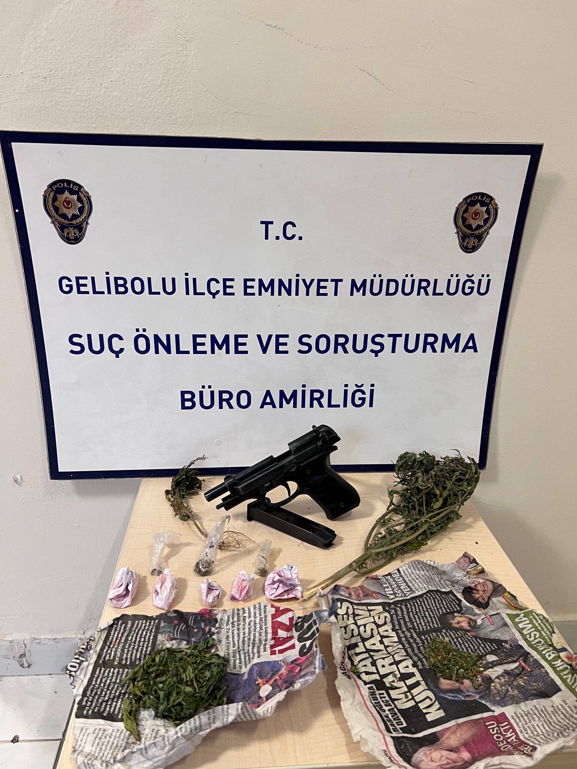 Gelibolu’da Uyuşturucu Operasyonu: 1 Şüpheli Yakalandı, Silah ve Uyuşturucu Ele Geçirildi