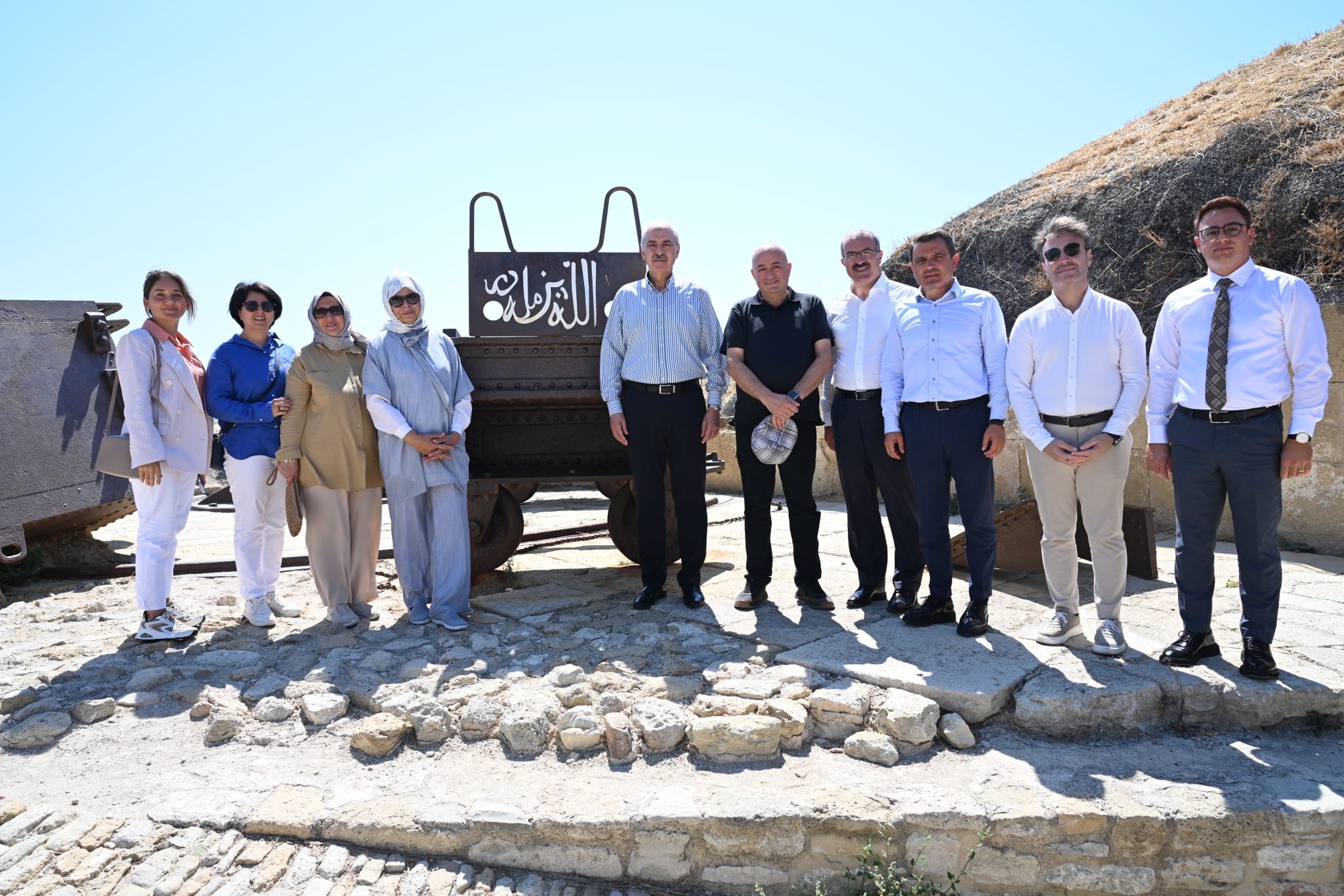 TBMM Başkanı Numan Kurtulmuş ve AK Parti Milletvekili Ayhan Gider, Çanakkale Tarihi Alanını Ziyaret Etti