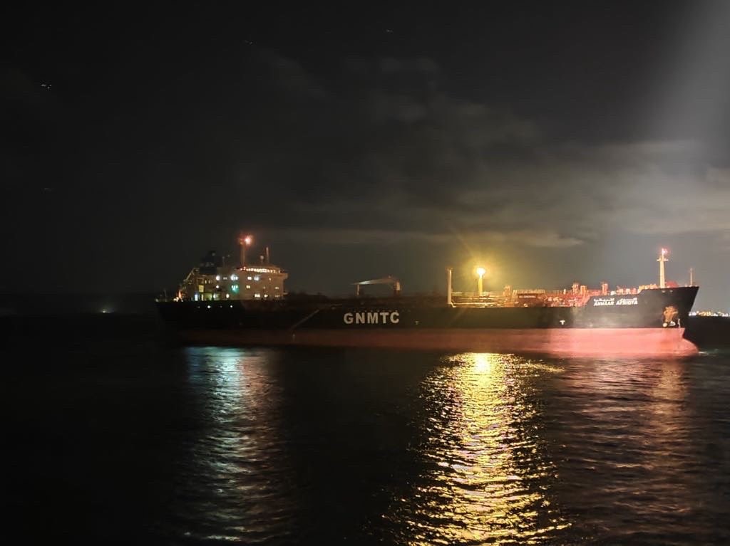 Çanakkale Boğazı’nda Makine Arızası Yapan Tanker Kurtarıldı