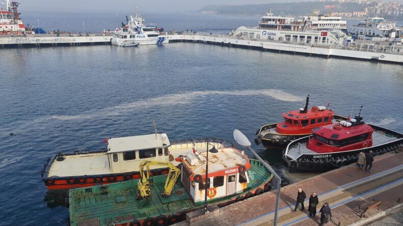 Çanakkale Boğazı’nda Müsilaj Yeniden Görülmeye Başladı, Balıkçılar Endişeli