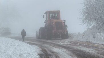 Çanakkale’de yağan kar kartpostallık görüntüler oluşturdu