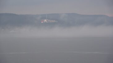 Çanakkale Boğazı sis nedeniyle transit gemi geçişlerine kapatıldı