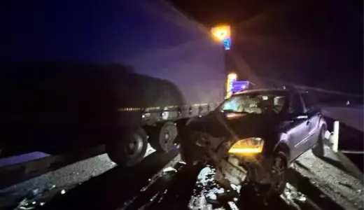 Çanakkale’de Tırla Otomobil Çarpıştı