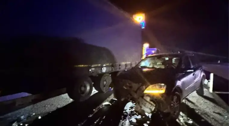 Çanakkale’de Tırla Otomobil Çarpıştı