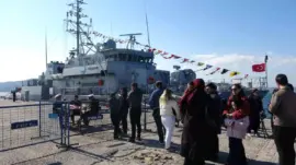 Türk donanmasının gururu olan savaş gemileri ziyarete açıldı