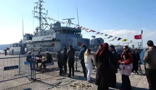 Türk donanmasının gururu olan savaş gemileri ziyarete açıldı